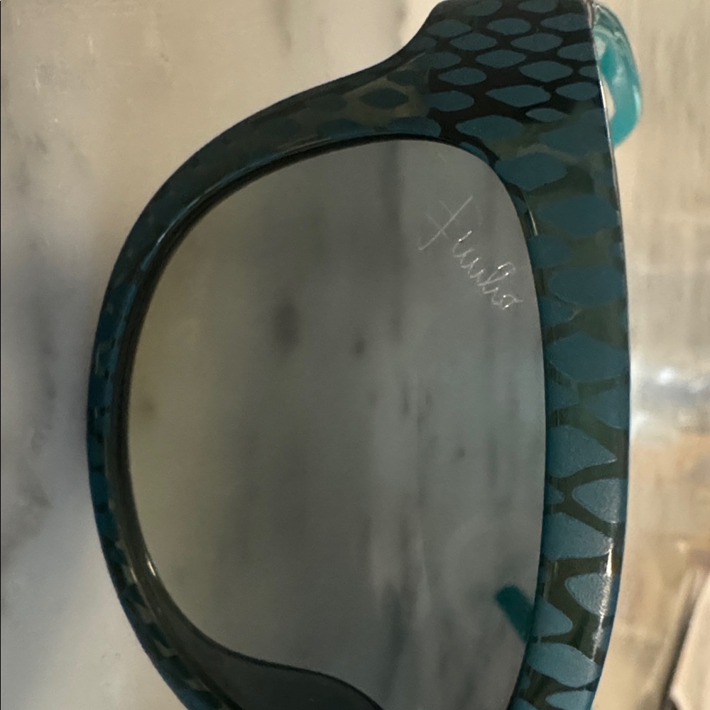 Emilio Pucci Stylish Snake Print sunglasses - Picture 4 of 4